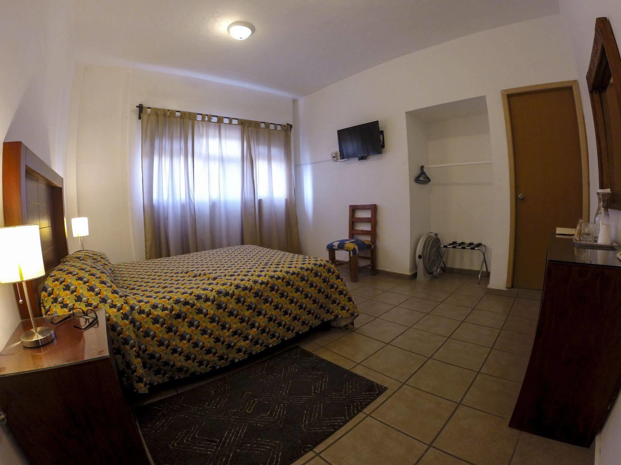 Hotel San Miguel Pénjamo Dış mekan fotoğraf