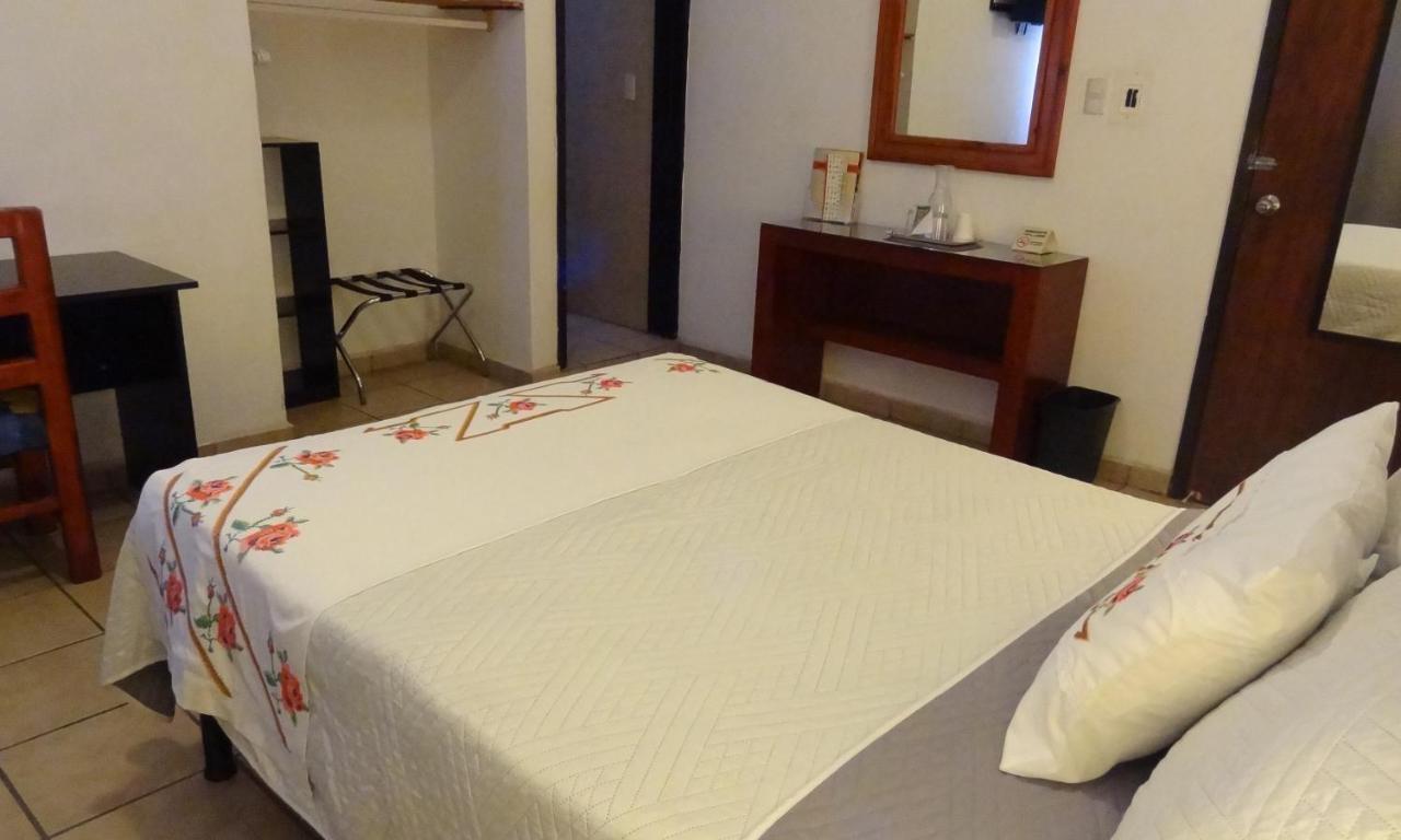 Hotel San Miguel Pénjamo Dış mekan fotoğraf